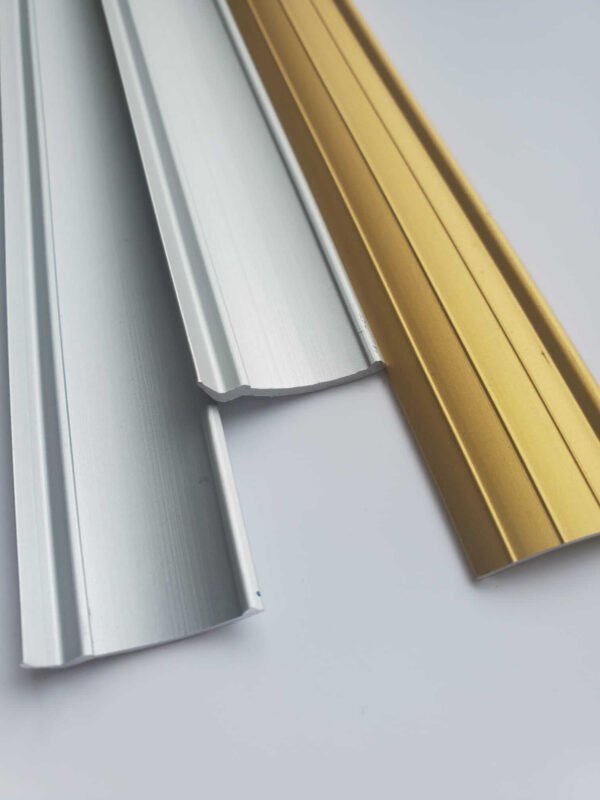 High pvc threshold cover, kick strip